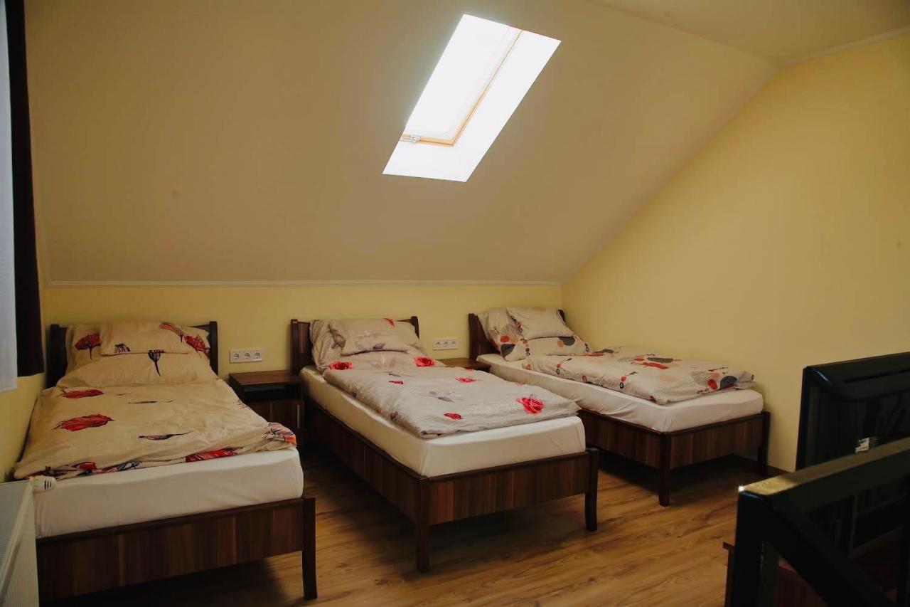 Gasthof Viktor Vendeghaz Es Apartmanhaz *