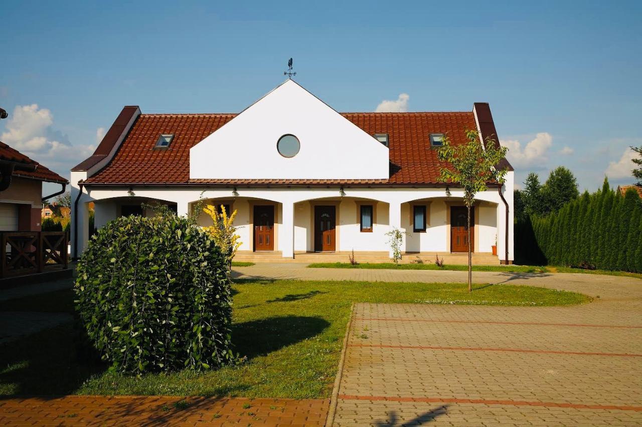 Viktor Vendeghaz Es Apartmanhaz Gasthof *